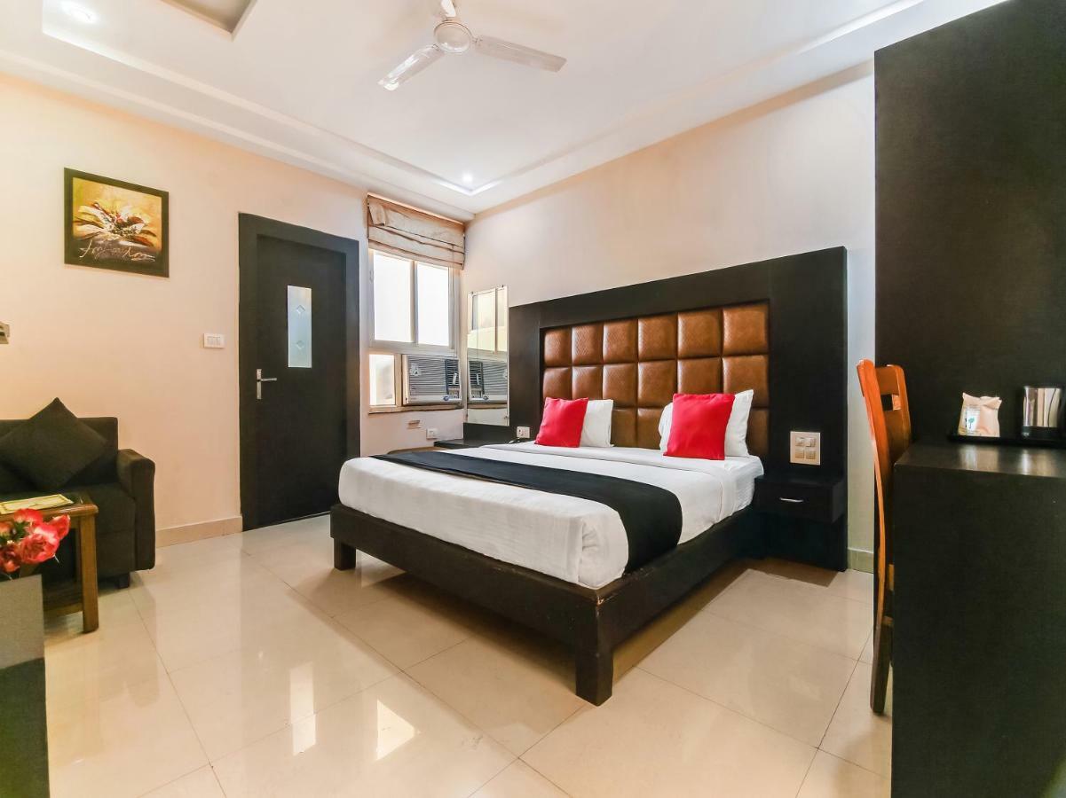 Capital O 32619 Hotel Sugar Palm Gwalijar Zewnętrze zdjęcie