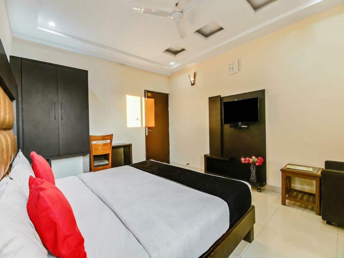 Capital O 32619 Hotel Sugar Palm Gwalijar Zewnętrze zdjęcie