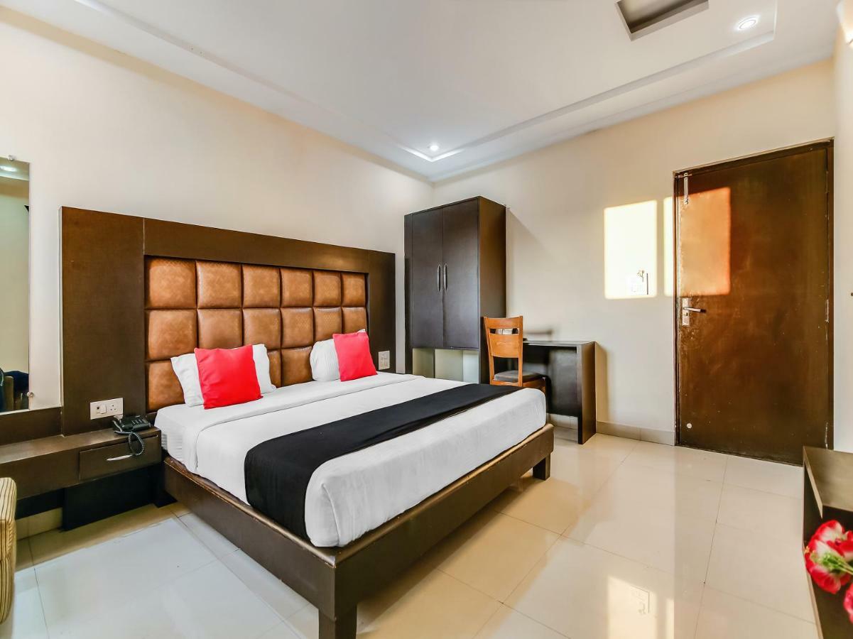 Capital O 32619 Hotel Sugar Palm Gwalijar Zewnętrze zdjęcie