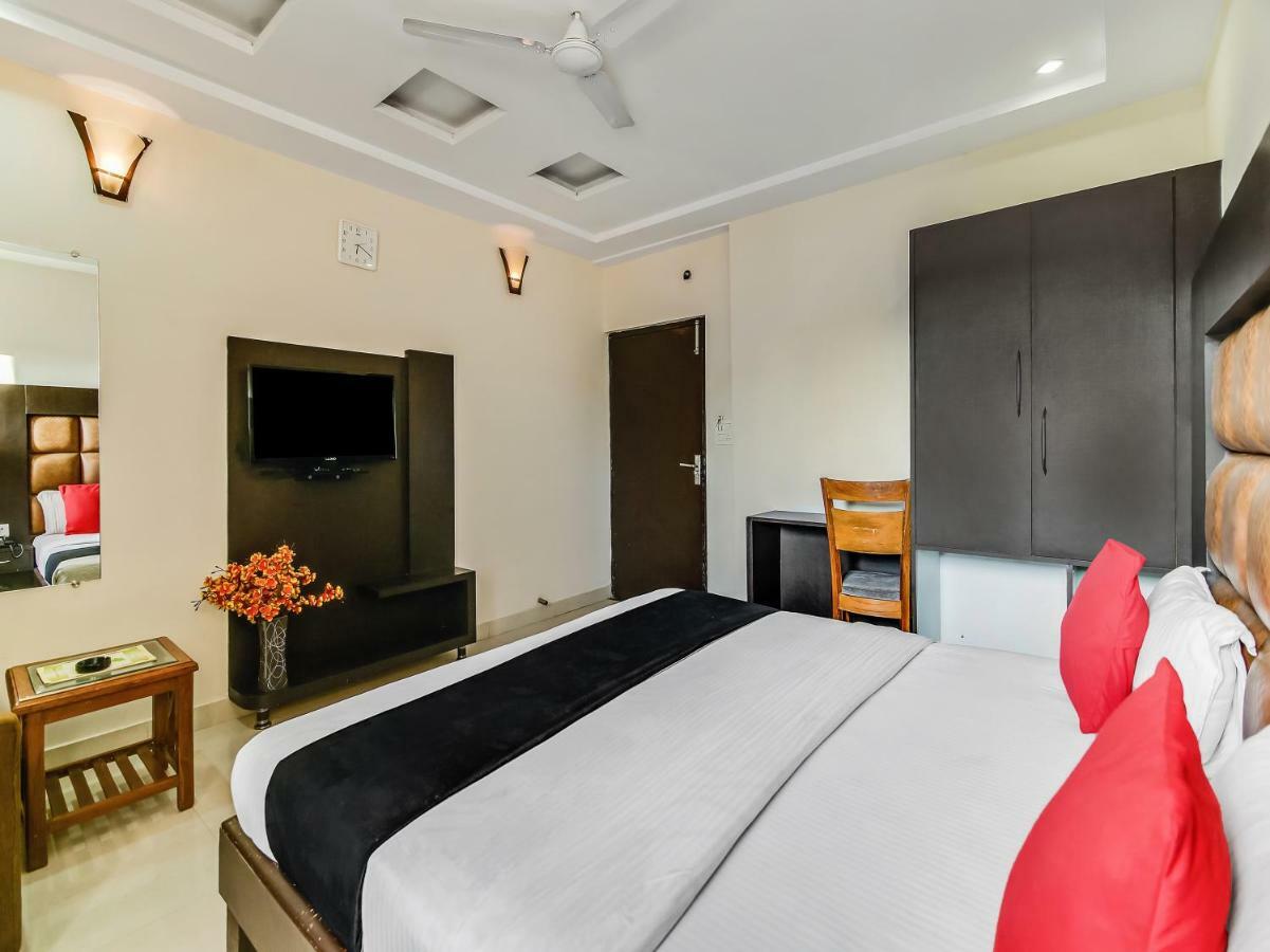 Capital O 32619 Hotel Sugar Palm Gwalijar Zewnętrze zdjęcie
