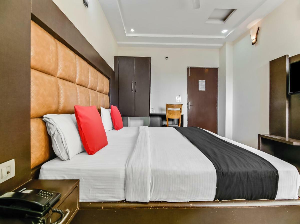 Capital O 32619 Hotel Sugar Palm Gwalijar Zewnętrze zdjęcie