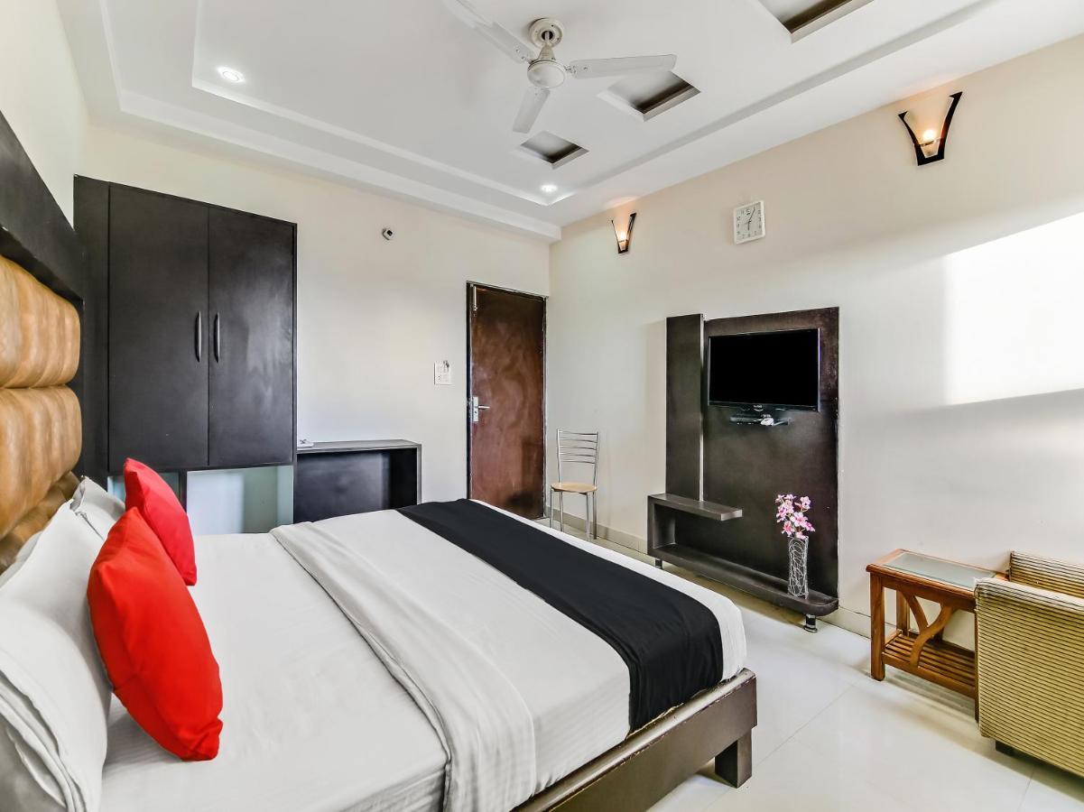 Capital O 32619 Hotel Sugar Palm Gwalijar Zewnętrze zdjęcie